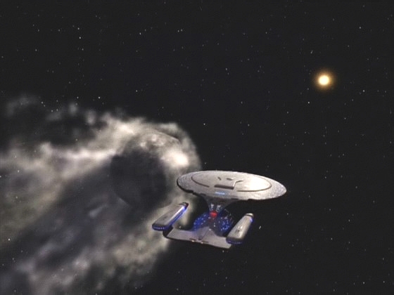 Enterprise se setkala s bludnou kometou putující 87 miliónů let ze soustavy D'Arsay. Podivná kometa však loď proskenuje a na palubě se začínají dít zvláštní věci.