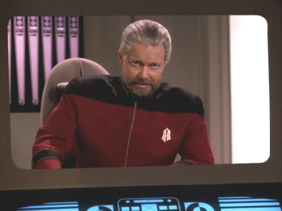 Když chtějí od admirála Rikera získat loď, nepochodí. Soustava Devron je v romulanské Neutrální zóně, ovšem Romulanskou říši obsadili Klingoni, kteří s Federací nejsou zadobře.