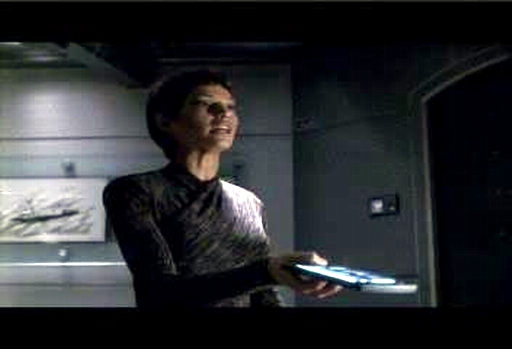 Na Enterprise, která vyráží na Qo'noS, byla přidělena subkomandér T'Pol jako pozorovatel a poradce.