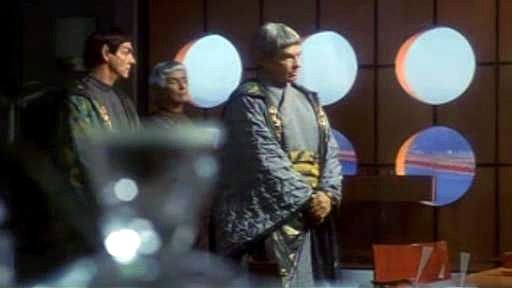 Ambasador Soval oznamuje admirálu Forrestovi, že odvolává T'Pol z Enterprise, protože její a Archerovou vinou byl zničen klášter na P'Jem.