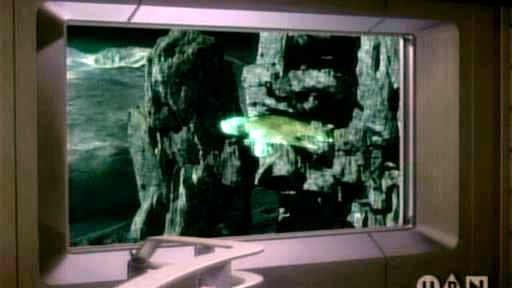 Archer, vyzbrojený údaji od Danielse, objeví u měsíce v nedaleké soustavě zamaskovaný sulibanský křižník.