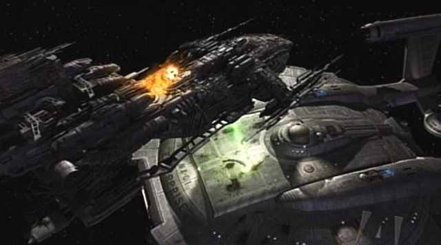 EPS rozdělovač borgskou loď poškodil, ale ta se začíná hned sama opravovat. Enterprise ji oslabenou stihne zničit.