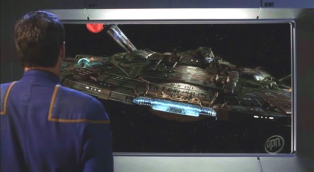 Enterprise přiletěla k mlhovině, která skrývá ústí subprostorového koridoru. Z warpu vystupuje její dvojče - s jejich údajnými potomky na palubě.
