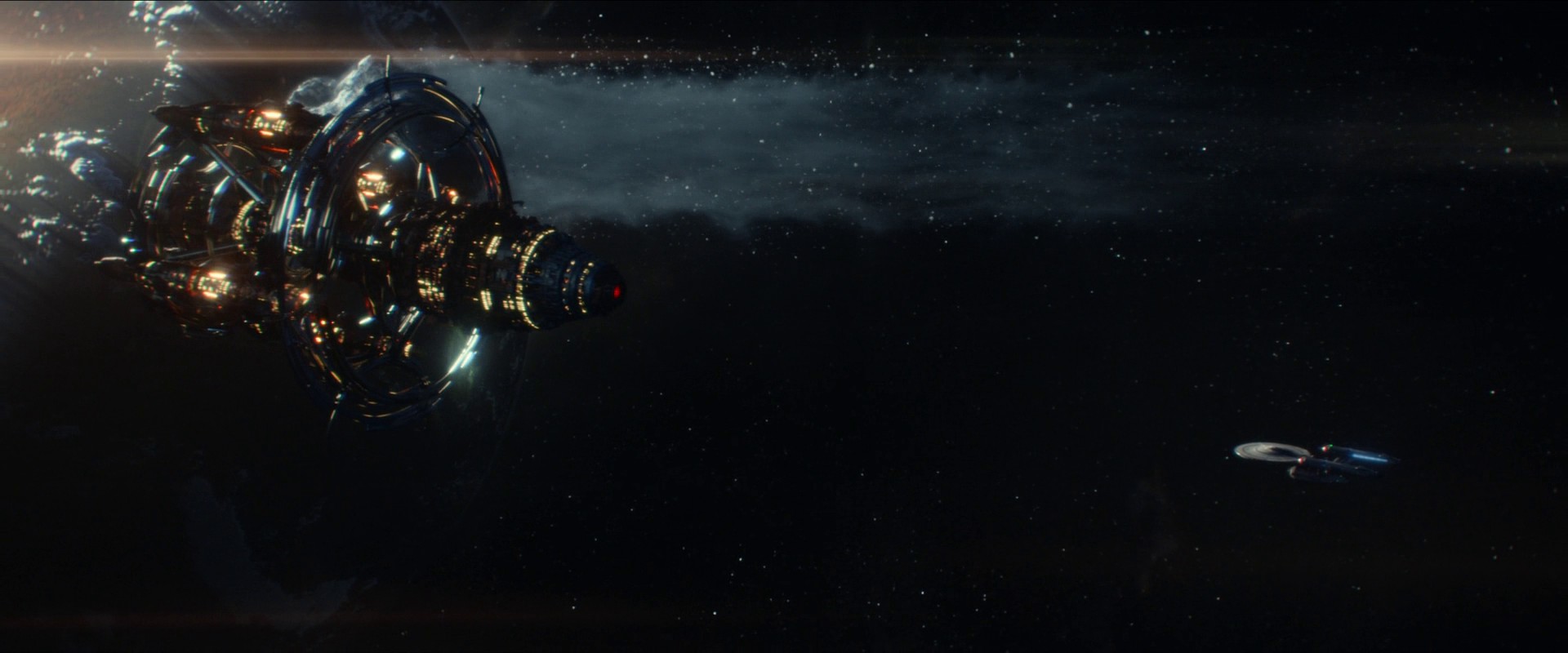 Objeví se velmi silná mimozemská loď, jejíž posádka se představí jako Pastýři, kteří již celé věky dohlíží na tyto objekty – říkají jim M’hanit, arbitři života, které působí na vesmír dle svého předurčení. Pastýři považují akce USS Enterprise za napadení a dojde k boji.