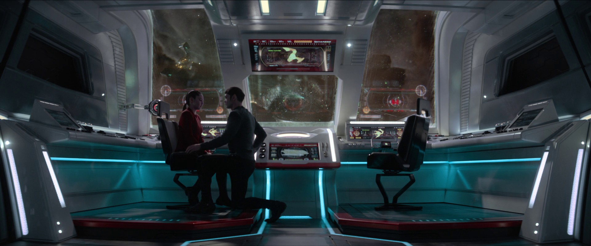 La'An a Spock použijí pro průzkum raketoplán, kde La'An Spocka přesvědčí, aby provedli splynutí myslí, aby se dostala ke svým potlačeným traumatickým vzpomínkám na Gorny, které by jim mohly pomoci. Díky tomu dokáží napodobit gornskou komunikaci a zničit další loď.