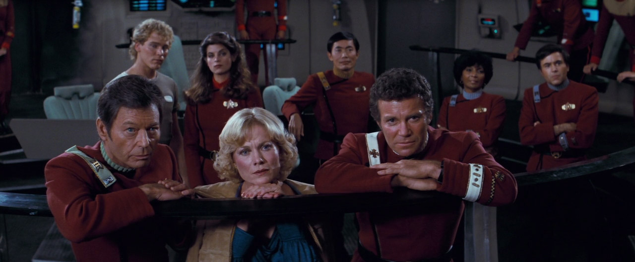 McCoy, dr. Marcusová, Kirk, v pozadí David Marcus, Saavik a Sulu sledují vzdalující se planetu Genesis