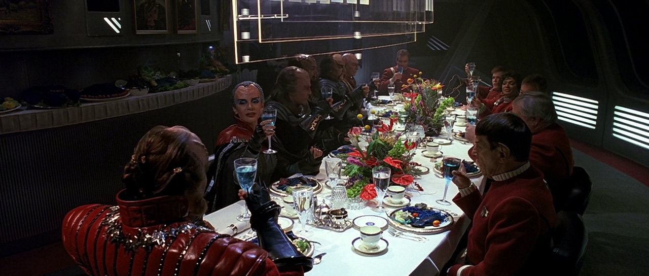 Slavnostní večeře na počest klingonské delegace nedopadla nejlépe
